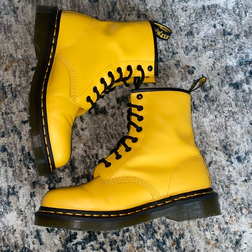 Dr Martens Yellow 1460 Smooth Leather 8Eye Boots